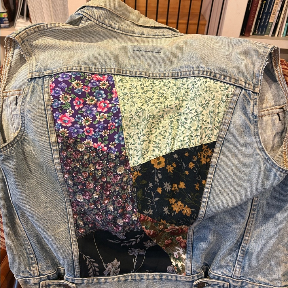 Levis patchwork denim vest - image 3